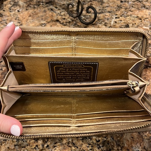 Tan and gold coach wallet - Picture 2 of 4
